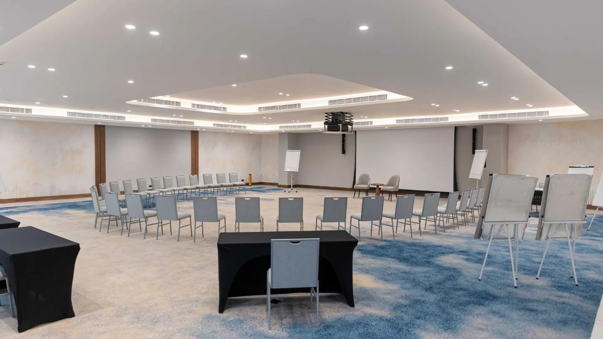 Hotel Holiday Inn Riyadh The Business District By Ihg