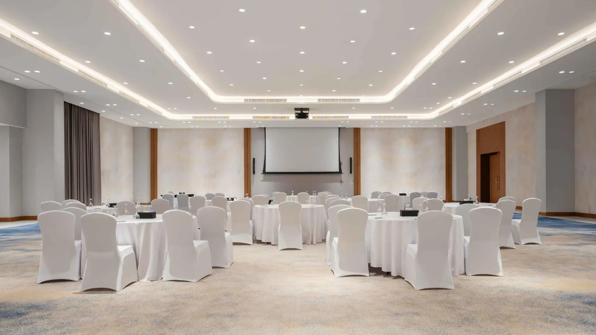 Hotel Holiday Inn Riyadh The Business District By Ihg